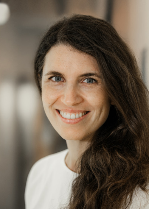 Dr. Claudia Fleig